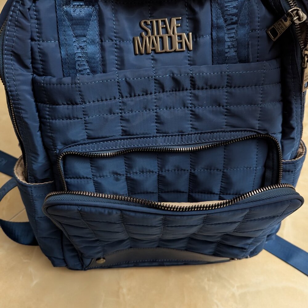 Steve Madden Quilted Backpack With Zipper Wristlet Pouch Blue-Like New - Picture 10 of 14
